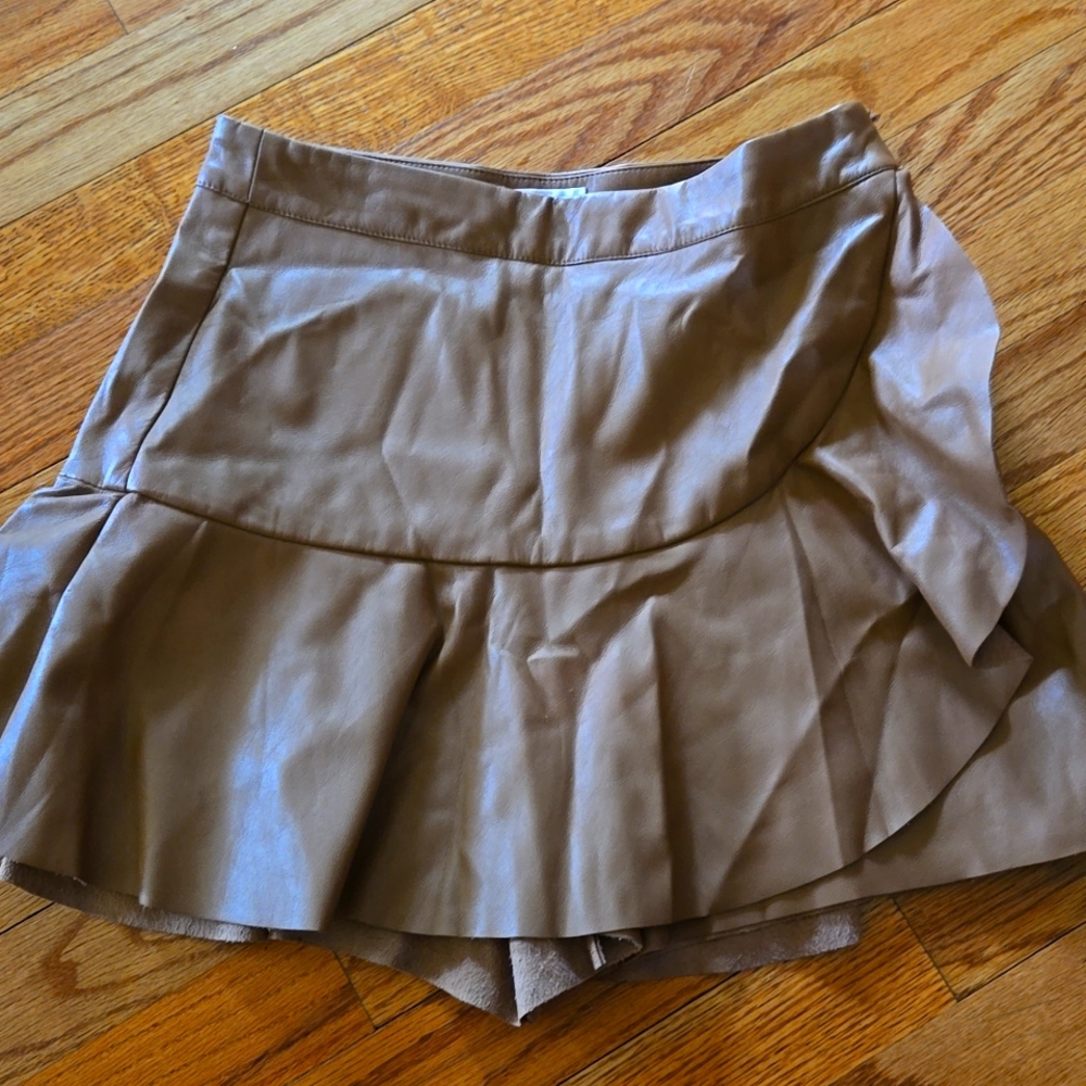 Vestique Caramel Faux Leather Skort Size S